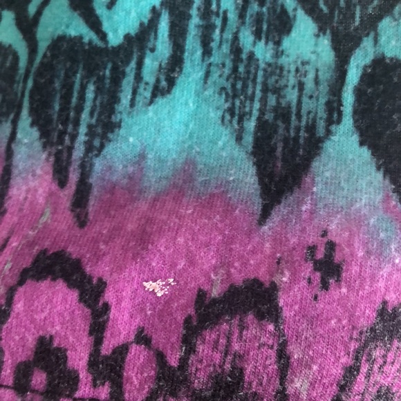 Jane Norman - Patterned T-Shirt with Sheer Back - Picture 7 of 7